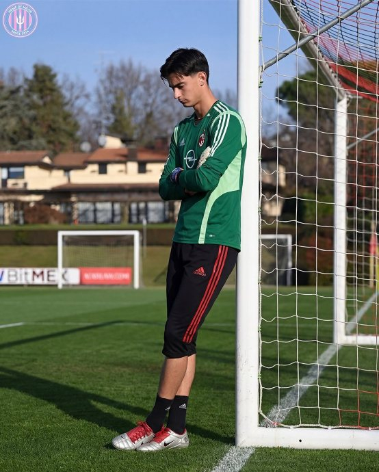 AC米兰或重启经典球衣设计引发球迷热议