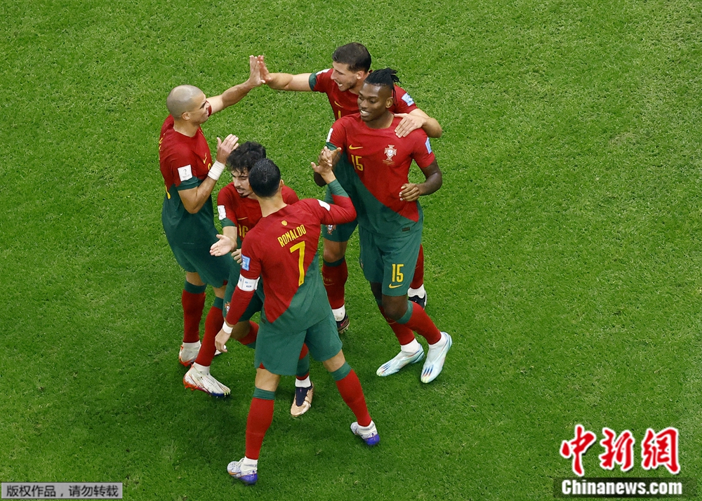 梅西圆梦阿根廷登顶卡塔尔世界杯