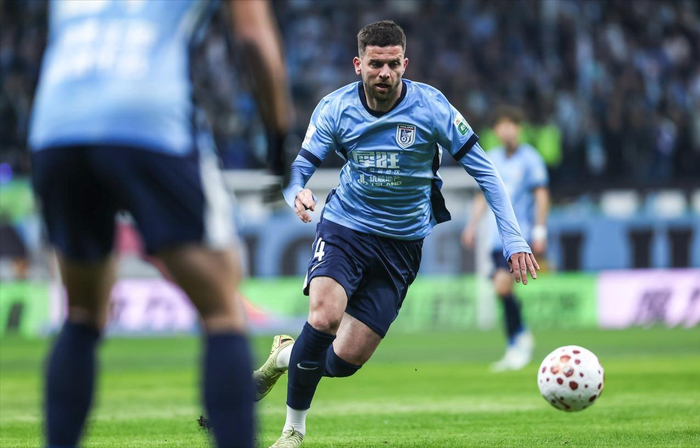 大连英博备战首战：新援加盟 球员热身赛迎战强