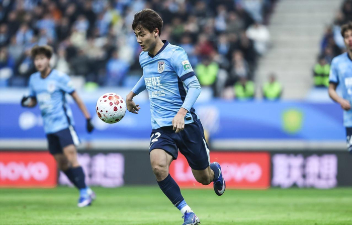 大连英博备战首战：新援加盟 球员热身赛迎战强