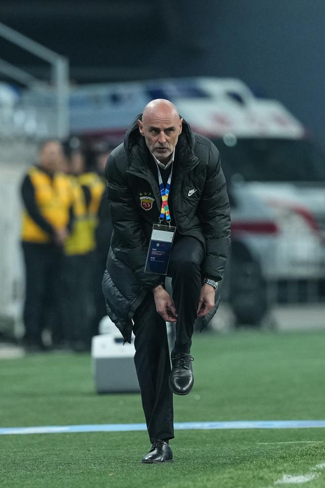 上海海港伤病潮与流言困扰穆斯卡特，能否强势