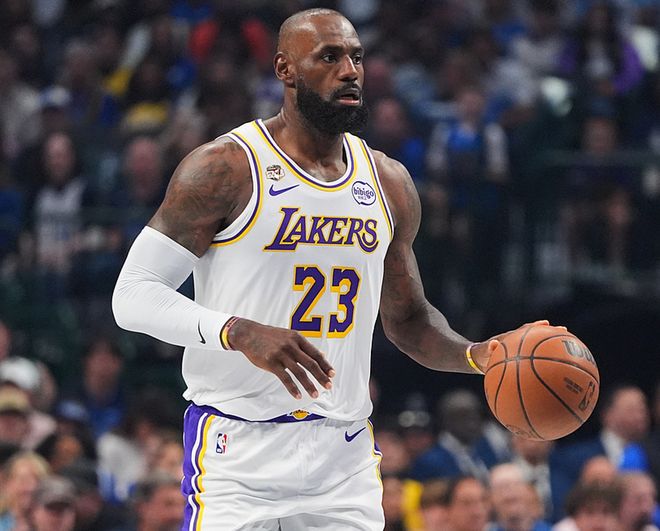 勒布朗独挑大梁湖人惨败独行侠 掘金追平战绩西